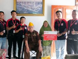 Momen Hari Pahlawan, Alfamidi Salurkan Bantuan Kursi Roda kepada Veteran di Kendari